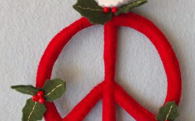 Peacehanger in kerstversie: een gratis patroon voor jou
